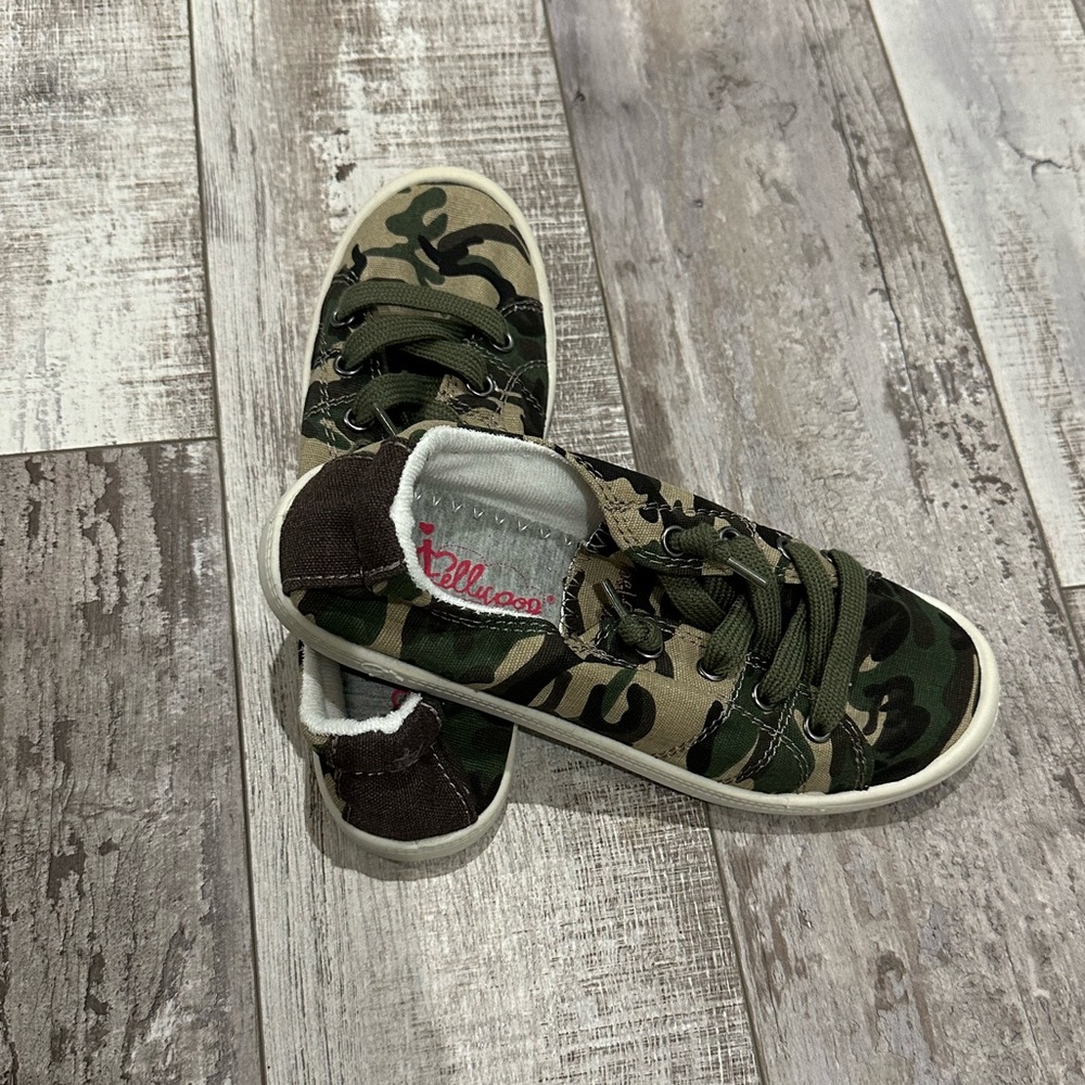 Brand new camo jelly pop shoes